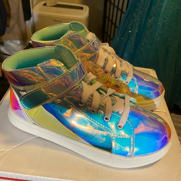 💎Girls iridescent Sneakers🔥BUNDLE 3 for$25🔥 - Picture 3 of 5